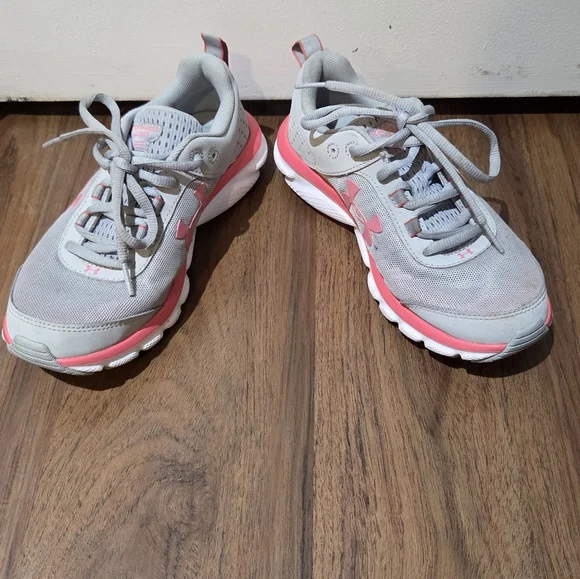 Women's Bright Pink And Gray Under Armour Shoes, Size 6.5 - Picture 5 of 15